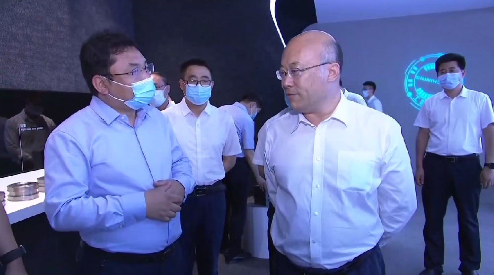 省長王正譜蒞臨恒工精密裝備調(diào)研