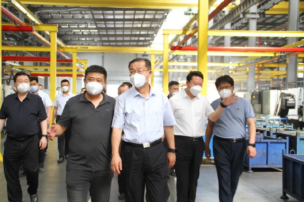 市人大常委會副主任牛穎建一行蒞臨恒工精密視察調(diào)研